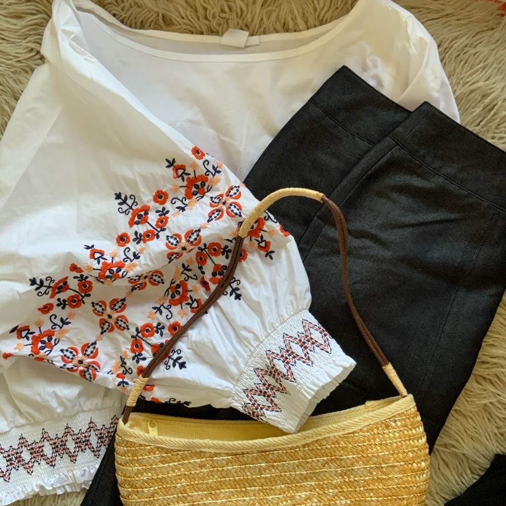 White Cotton Embroidered Balloon Sleeve Blouse